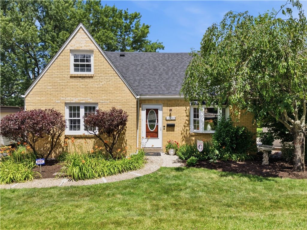 1100 Raven Dr, Scott Twp, PA 15243