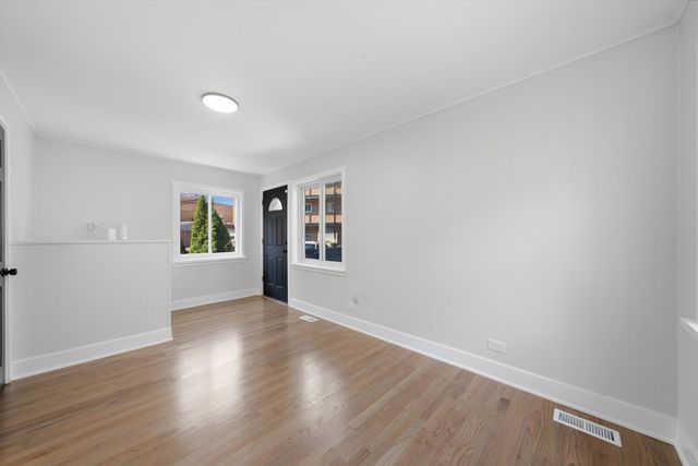 6332 N Mobile Avenue, Chicago, IL 60646