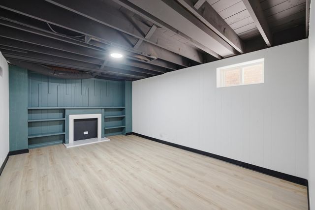6332 N Mobile Avenue, Chicago, IL 60646