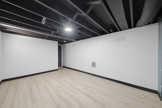 6332 N Mobile Avenue, Chicago, IL 60646