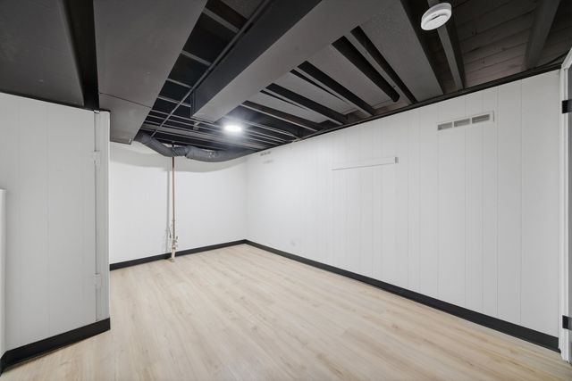 6332 N Mobile Avenue, Chicago, IL 60646