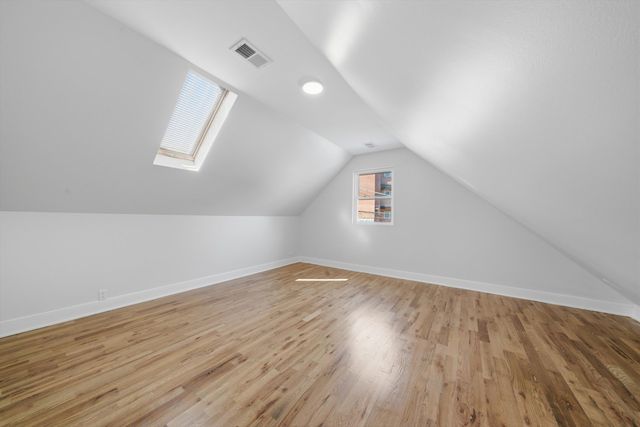 6332 N Mobile Avenue, Chicago, IL 60646