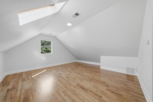 6332 N Mobile Avenue, Chicago, IL 60646