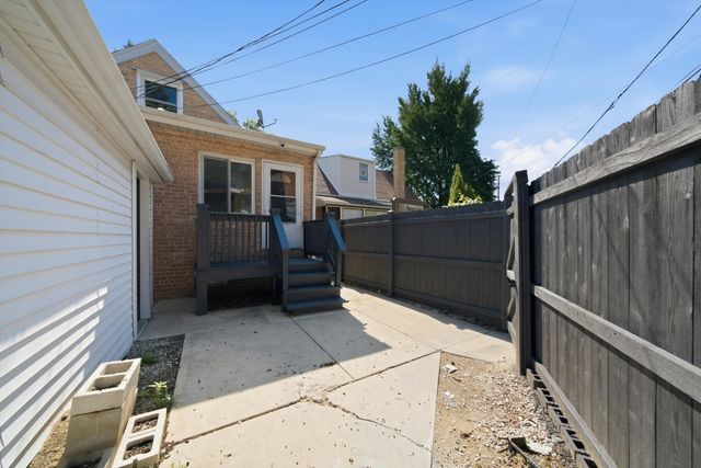 6332 N Mobile Avenue, Chicago, IL 60646