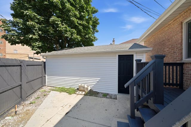 6332 N Mobile Avenue, Chicago, IL 60646