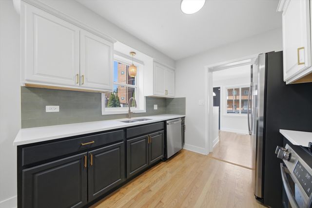 6332 N Mobile Avenue, Chicago, IL 60646