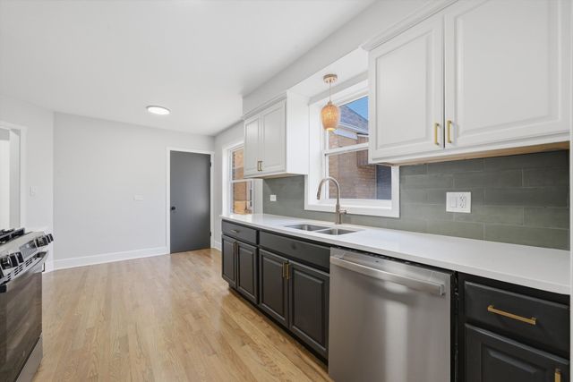 6332 N Mobile Avenue, Chicago, IL 60646