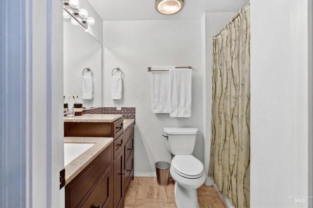 181 W Winnipeg St, Meridian, ID 83642