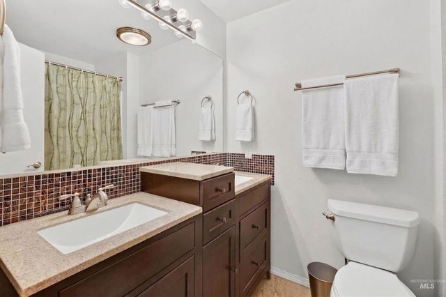 181 W Winnipeg St, Meridian, ID 83642