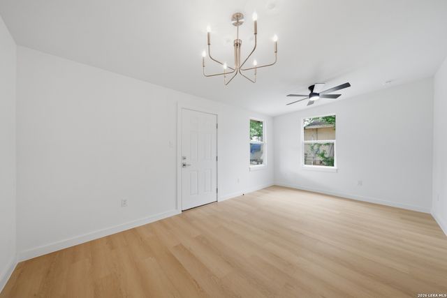 1604 Calle Valencia, San Antonio, TX 78237