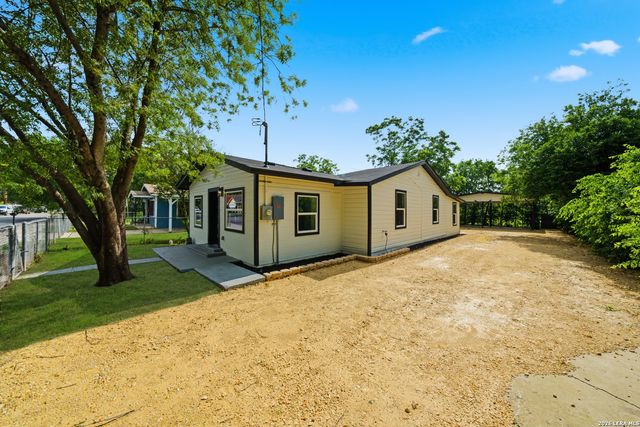 1604 Calle Valencia, San Antonio, TX 78237