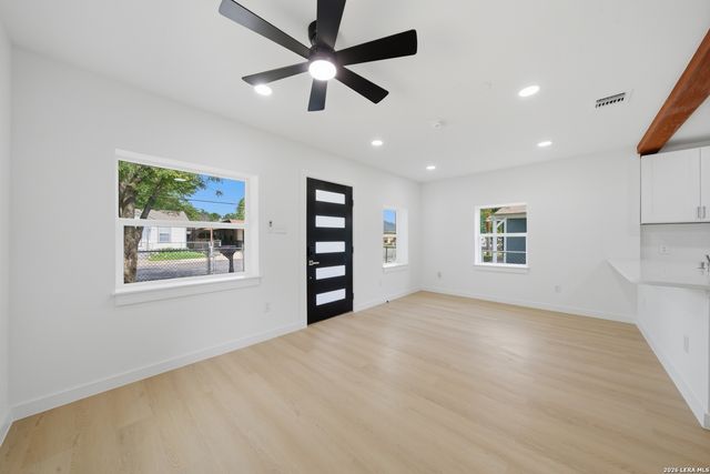 1604 Calle Valencia, San Antonio, TX 78237