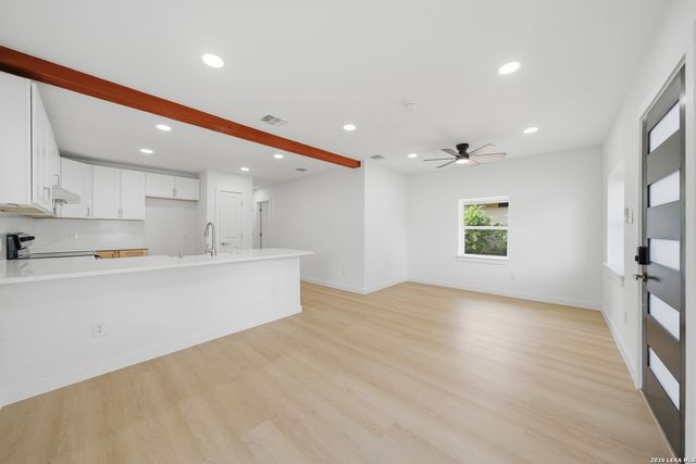 1604 Calle Valencia, San Antonio, TX 78237