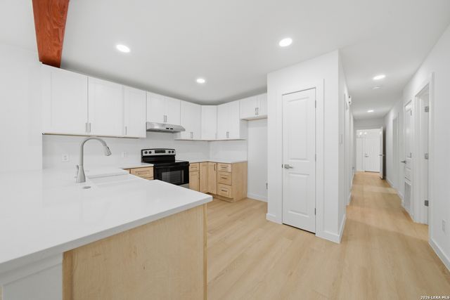1604 Calle Valencia, San Antonio, TX 78237