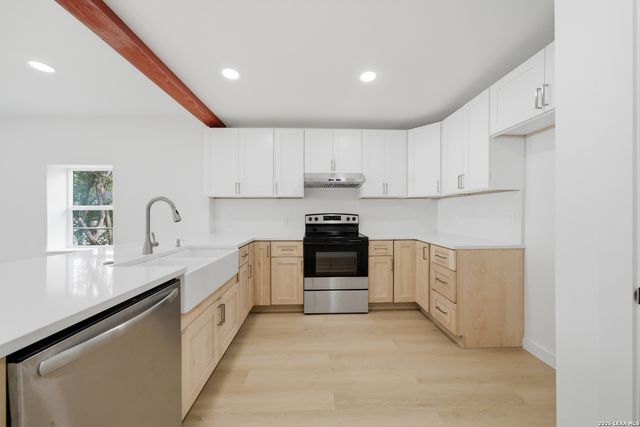 1604 Calle Valencia, San Antonio, TX 78237