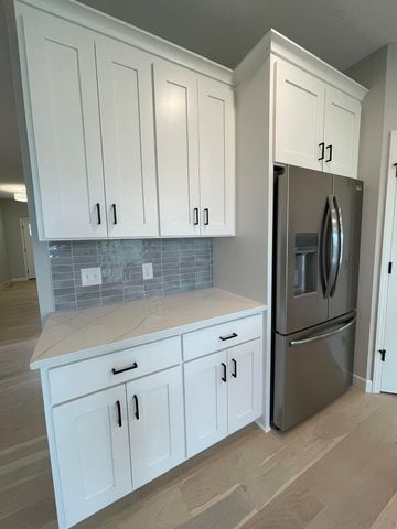 17939 Grantham Lane, Lakeville, MN 55044