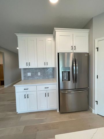 17939 Grantham Lane, Lakeville, MN 55044