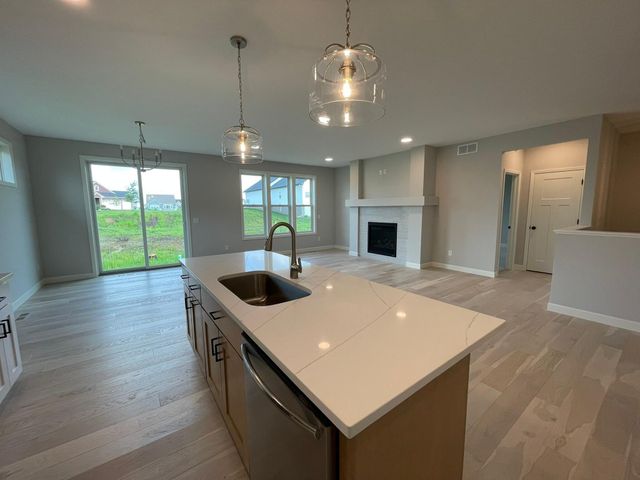 17939 Grantham Lane, Lakeville, MN 55044