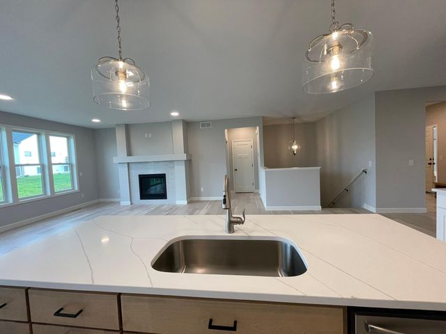 17939 Grantham Lane, Lakeville, MN 55044