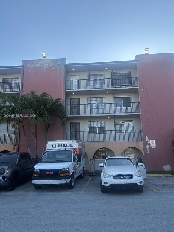 6620 W 2nd Ct 403, Hialeah, FL 33012