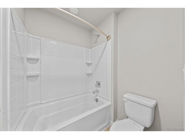 6622 4th Street Rd, Greeley, CO 80634