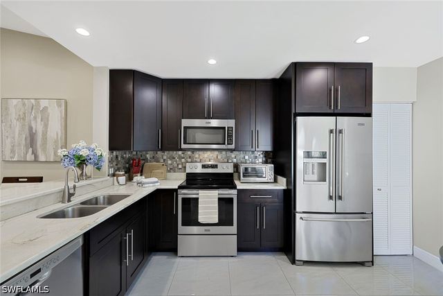 613 Serendipity DR 613, Naples, FL 34108