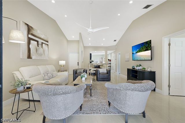 613 Serendipity DR 613, Naples, FL 34108