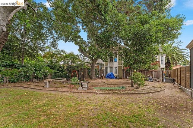 1817 Everett, Alameda, CA 94501