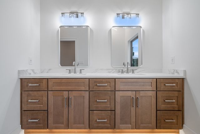 6011 Hill Cir, Nashville, TN 37209