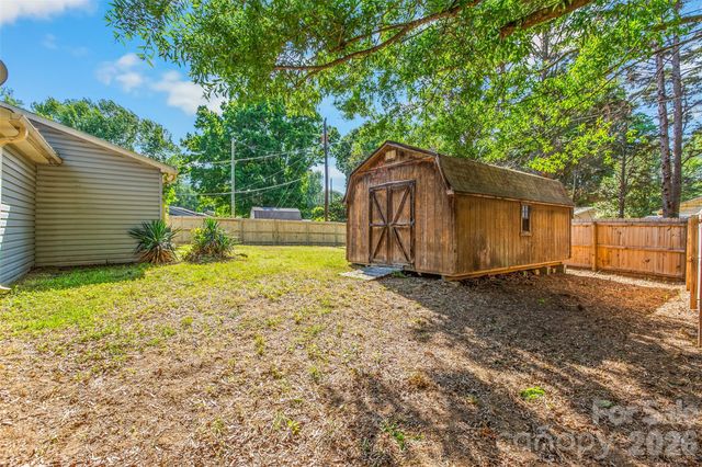 355 Weatherford Drive, King, NC 27021