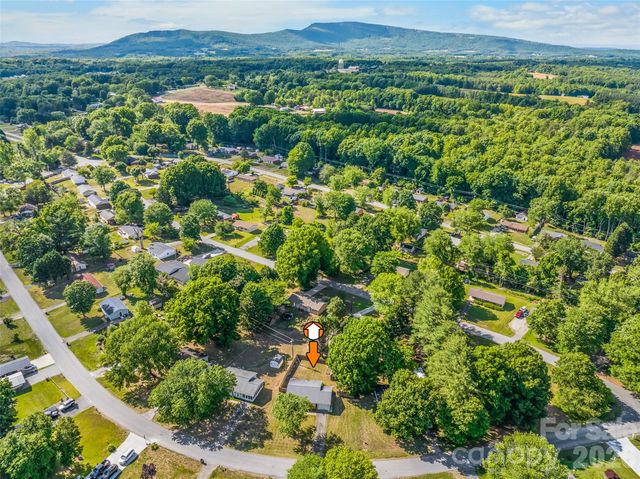 355 Weatherford Drive, King, NC 27021