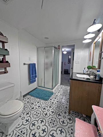 3113 SW Stone AVE, Topeka, KS 66614