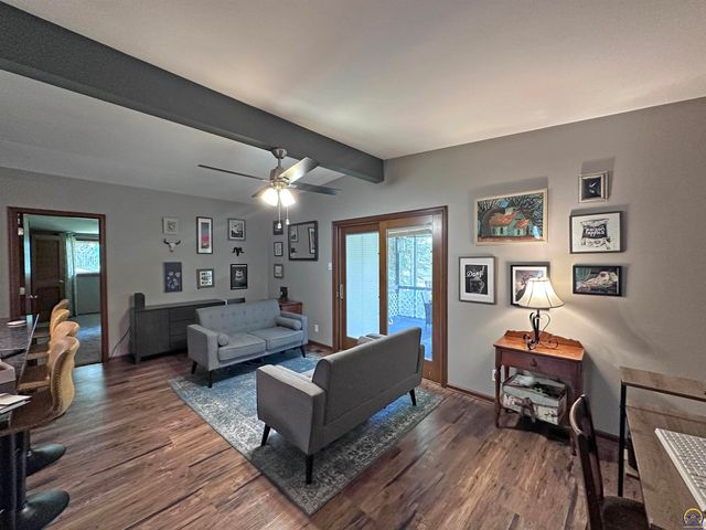 3113 SW Stone AVE, Topeka, KS 66614