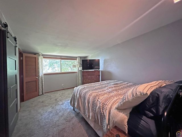 3113 SW Stone AVE, Topeka, KS 66614