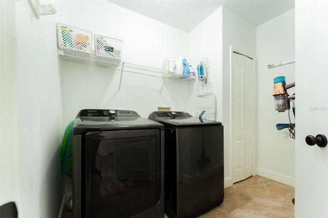 16008 PALMETTORUN CIRCLE, Lithia, FL 33547