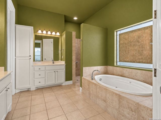 319 Hidden Pointe, New Braunfels, TX 78132
