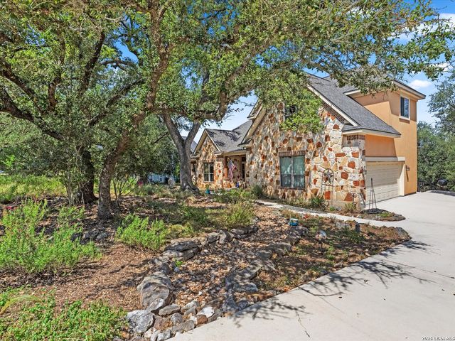319 Hidden Pointe, New Braunfels, TX 78132