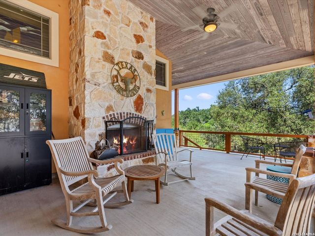 319 Hidden Pointe, New Braunfels, TX 78132
