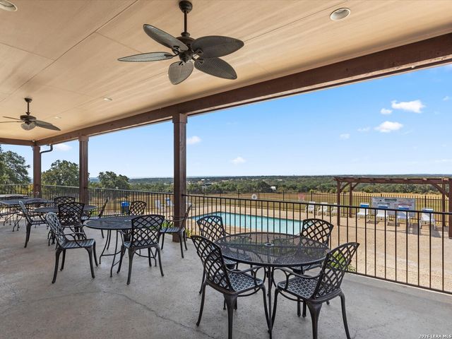 319 Hidden Pointe, New Braunfels, TX 78132