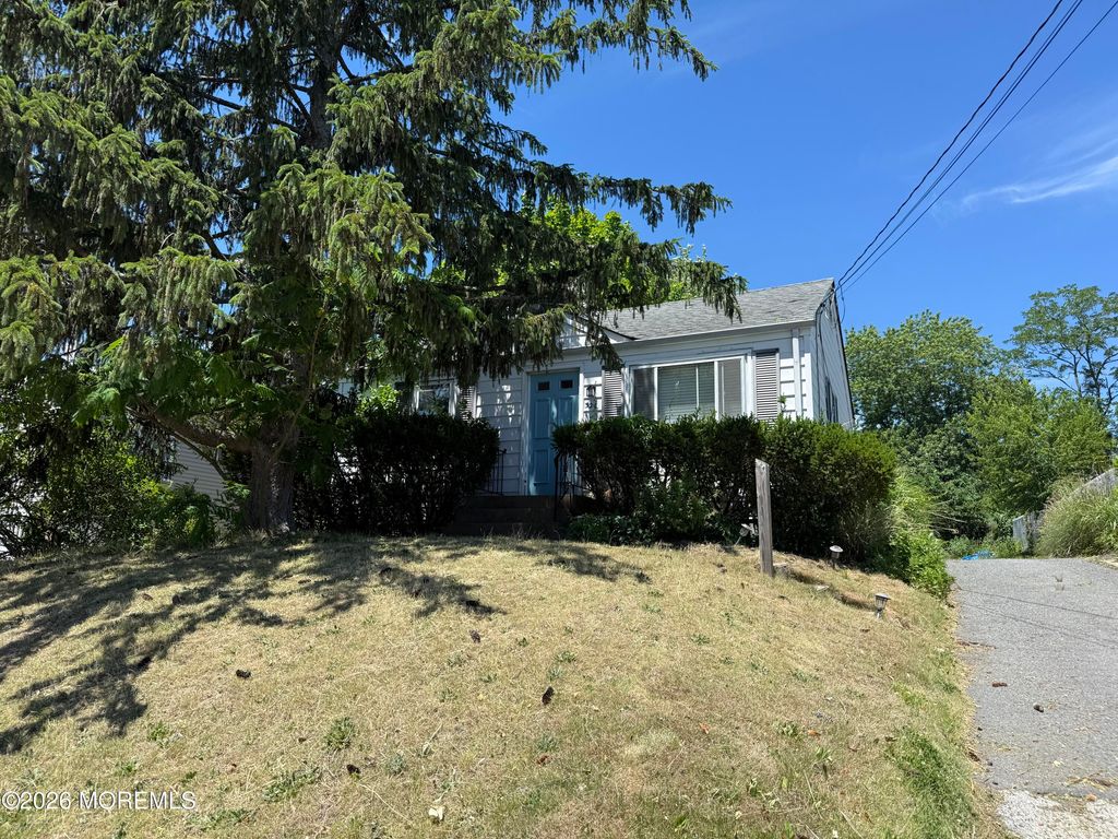 326 W Sylvania Avenue, Neptune City, NJ 07753