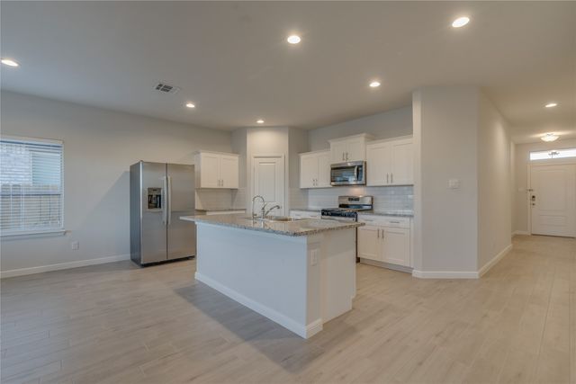 9645 Alderleaf Trail, Fort Worth, TX 76036