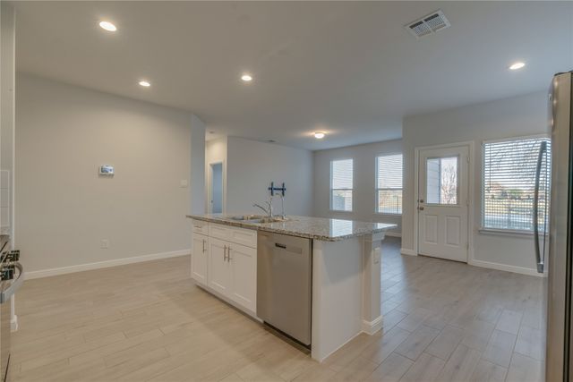 9645 Alderleaf Trail, Fort Worth, TX 76036