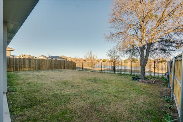 9645 Alderleaf Trail, Fort Worth, TX 76036