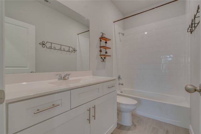 9645 Alderleaf Trail, Fort Worth, TX 76036