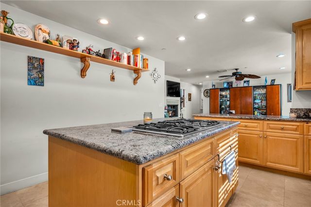 236 8th St, Seal Beach, CA 90740