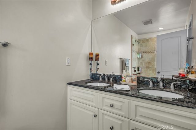 236 8th St, Seal Beach, CA 90740