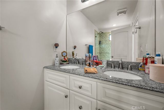 236 8th St, Seal Beach, CA 90740