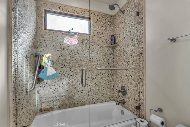 236 8th St, Seal Beach, CA 90740