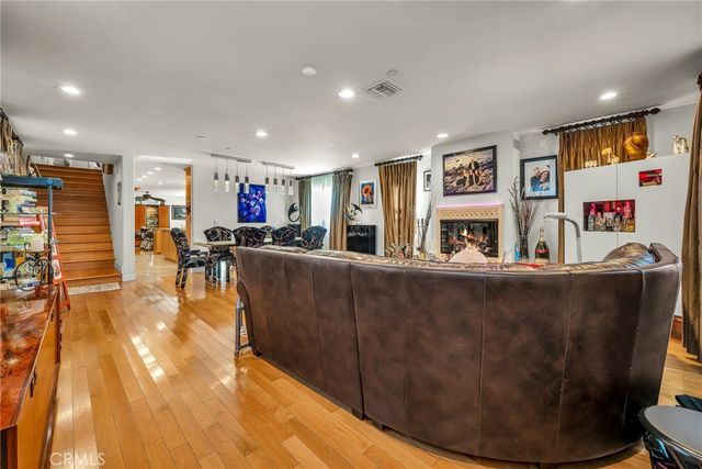 236 8th St, Seal Beach, CA 90740