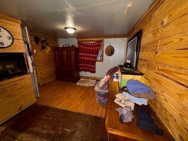 101 Fishpot Rd, Centerville, PA 15333